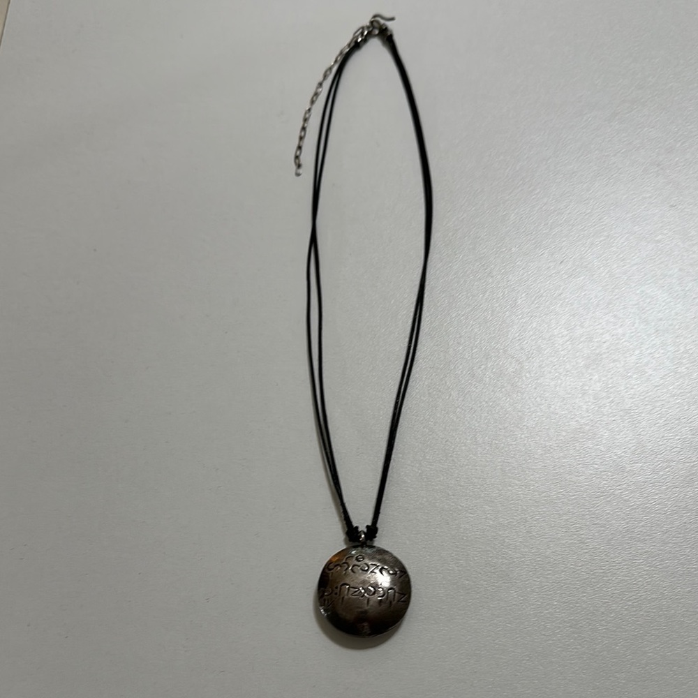 Elegant Black and Silver Pendant Necklace